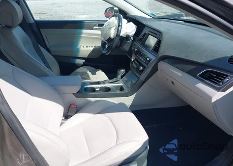 2017 Hyundai Sonata Sport z USA, uszkodzony, nr VIN 5NPE34AFXHH461468